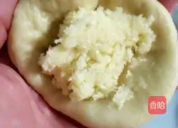 Illustration of how to make coconut buns 7