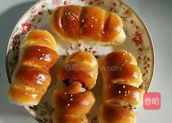 Illustration of how to make chives and meat floss bread rolls 13