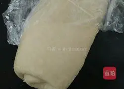 Illustration of how to make light cream hand-shredded coconut buns 10