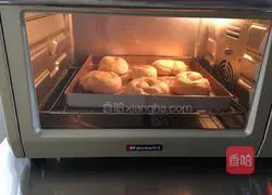 Illustration of how to make sugar-soaked cherry bread 9