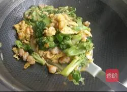 Illustration of how to make shrimp and broccoli 9
