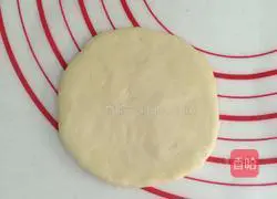 Illustration of how to make seaweed and meat floss bread 5