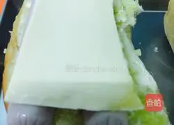 Illustration of how to make garlic cheese, ham and floss toasted bread 7