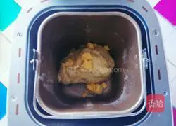 Illustration of how to make bath coconut bread 4