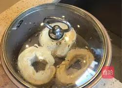 Illustration of how to make Danish hand-shredded bread 19