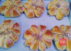 Illustration of how to make coconut fancy bread 14