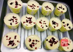 Cranberry Muffin Cup Recipe Illustration 8