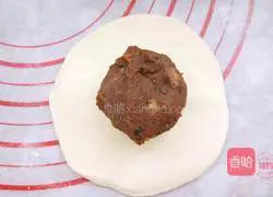 Illustration of how to make bean paste roll flower bread 9
