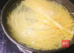 Illustration of how to make bacon pasta 3