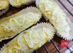 Illustration of how to make green onion cheese bread 7