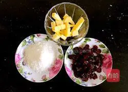 Cranberry coconut hand-shredded bread Illustration 1