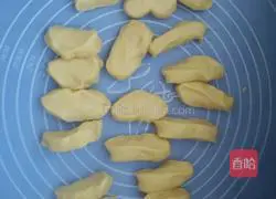 Illustration of how to make Taiwanese twist bread 5