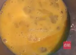 Illustration of how to make salad mashed potato balls 3