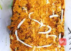 Illustration of how to make salad meat floss rolls 7