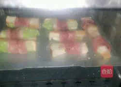 Illustration of how to make bacon, lettuce and toasted bread 5