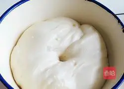 Illustration of how to make crispy bread rolls 4