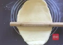 Illustration of how to make jam sandwich bread 8