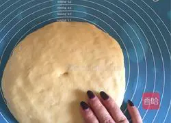  Illustration of how to make fruit cheese bread 6