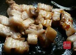 Illustration of how to cook pork with bamboo shoots 4