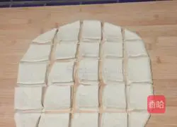 Illustration of how to make super soft meat floss hand-shredded bread 1