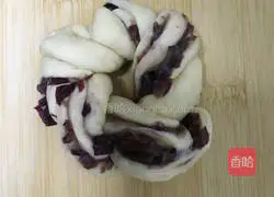 Illustration of how to make red bean paste and coconut bread 6
