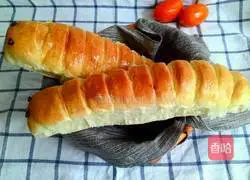 Illustration of how to make caterpillar bread 14
