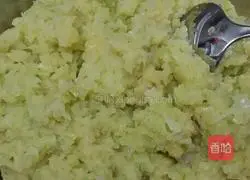 Illustration of how to make tomato meat sauce pasta 4