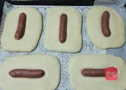 Cheese Crispy Sausage Bread Recipe Illustration 4