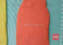 Illustration of how to make three-color bread rolls 9