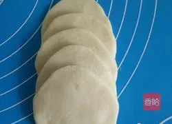 Illustration of how to make rose bread (hand-kneaded version) 6