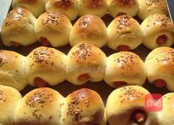 Illustration of how to make Q sausage buns 9