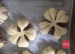 Illustration of how to make flower bean paste bread 11