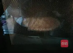 Illustration of making homemade bread crumbs 6