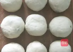 Illustration of how to make family version of milk buns 8