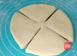 How to make flower-shaped bean paste bread 11