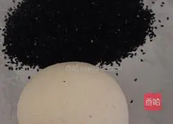 Illustration of how to make black sesame bread 2