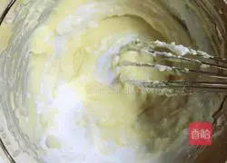 Illustration of how to make cream cheese almond cake 6