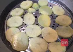 Illustration of how to make tuna salad 2