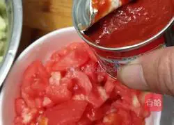 Illustration of how to make tomato meat sauce pasta 5