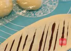 Illustration of making bean paste ring bread 7