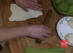 Illustration of how to make matcha mochi bread 6