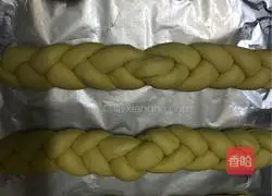 Illustration of how to make braided bread 6