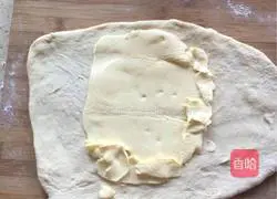 Illustration of how to make Danish hand-shredded bread 10