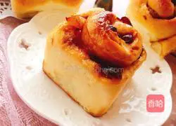 Illustration of how to make butter fruit bread rolls 17