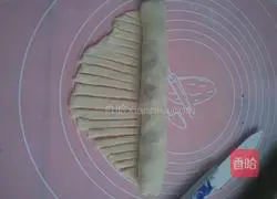 Caterpillar Bread Recipe Illustration 7