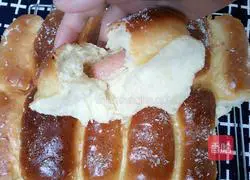 Illustration of how to make ham sausage and coconut toast bread (flour version) 12