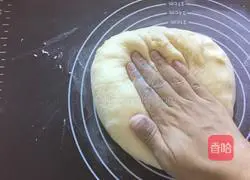 Illustration of how to make jam sandwich bread 6