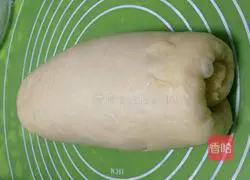 Illustration of how to make toast bread with coconut filling 13