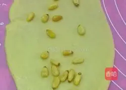 Pine Nut Cream Sandwich Bread Illustration 7