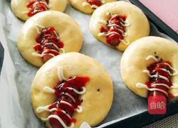 Whole wheat Illustration of how to make sausage buns 7